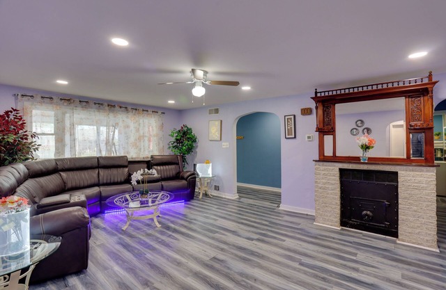 9 Mi to Hersheypark: Spacious Home w/ Deck