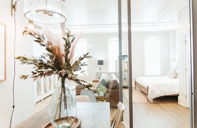 9 to 5 Suite - Covington Lofts