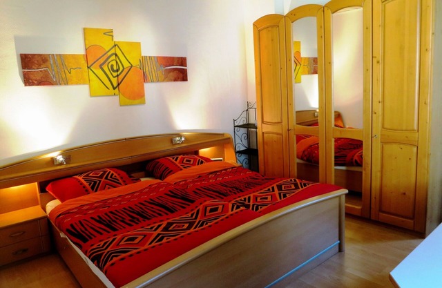 Vacaciones de 90 metros cuadrados y Exposición bungalow, 4 habitaciones, 6 personas, cocina y jardín.