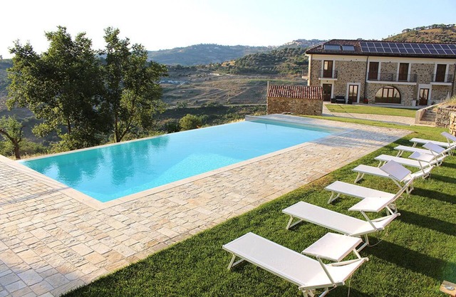 CASA DE CAMPO DE LUJO EN LA COSTA DE CILENTO, 18 PERSONAS, WIFI, PISCINA, JARDIN