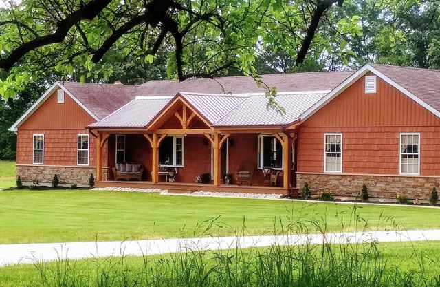A country lodge with a peaceful setting
