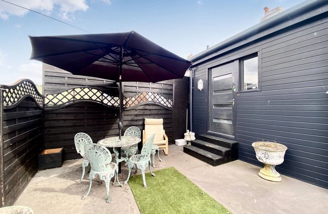 1 bedroom accommodation in Salisbury