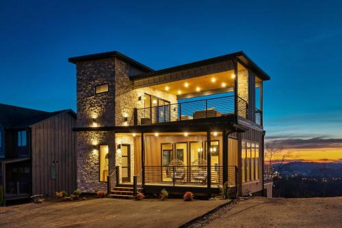 A Haven of Comfort Elegance Views and Hot tub