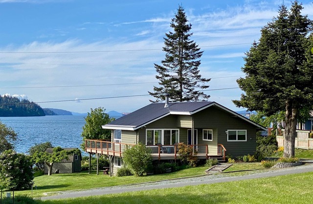 Una casa en el puerto, playa, vistas al agua, tranquila, S. Whidbey
