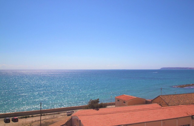 Una joya a tan solo 100 metros de playa de Postiguet, con vistas al mar.