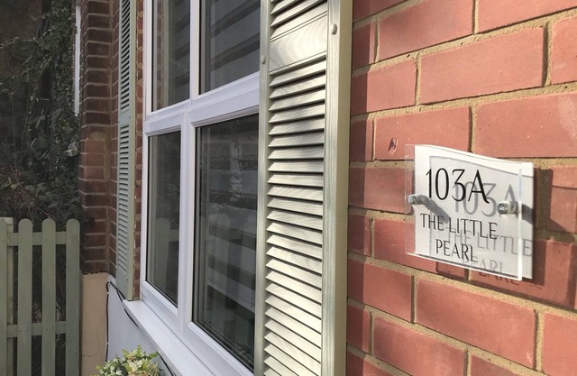 Una hermosa casa espaciosa de 2 dormitorios con capacidad para hasta 5 personas. Propio camino de entrada.