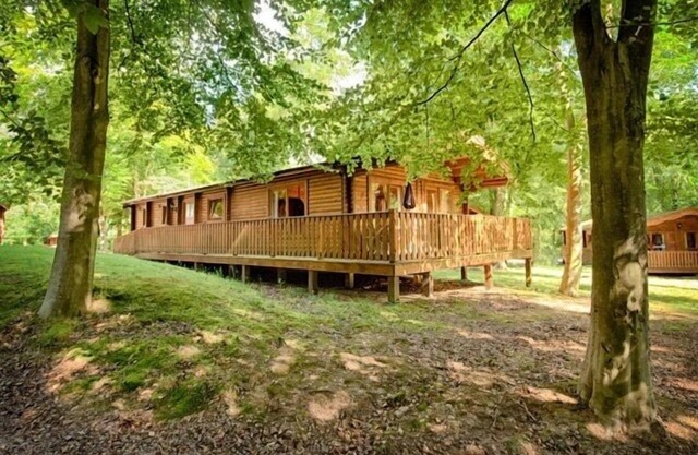 Una cabaña de madera de lujo en Kenwick Woods, Louth.
