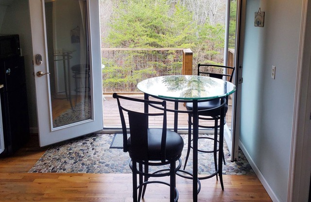 A nature lovers dream surrounded by Wildlife Game Lands. Private Guesthouse.