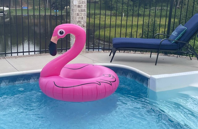 UNA NUEVA CASA LAKEFRONT FRENTE AL MAR CON PISCINA