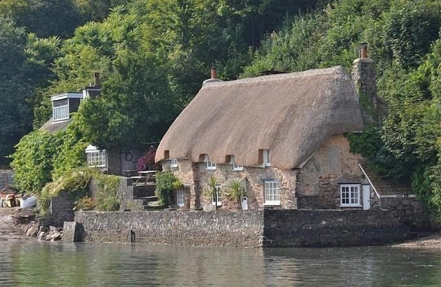A Peaceful 4 Dormitorio Riverside propiedad ubicada cerca de Dartmouth En el sur de Devon