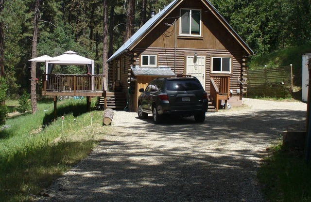 Shady Glen (Quiet Log Cabin, ubicado entre el roble y el cedro)