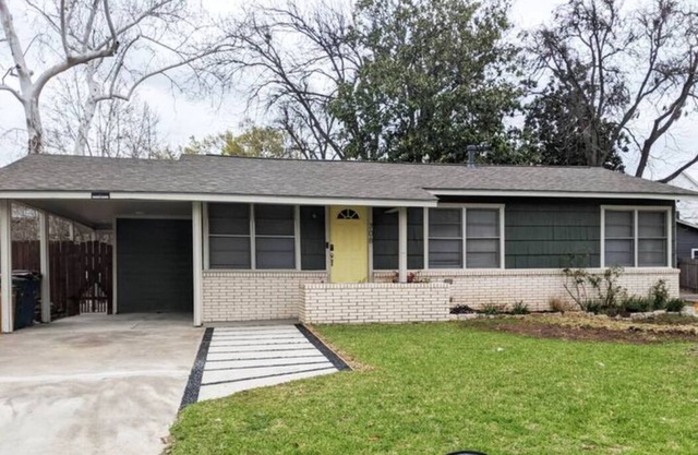 A Rare find- Bright & Charming Central Austin Home- 3bedroom in the heart of ATX