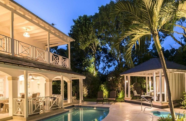 A Stunning Sandy Lane Villa - Short Walk To The Beach - Includes A Cook Service