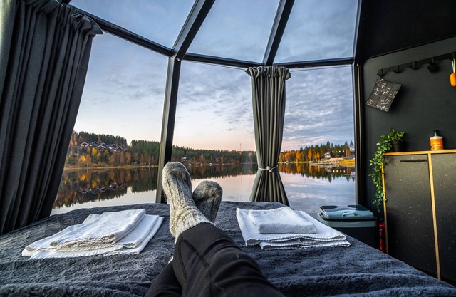 A unique experience in a floating glass-igloo