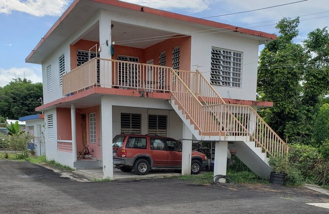 Una casa entera, 5 min. A pie de la Aguada hermosa playa, buena ubicación!