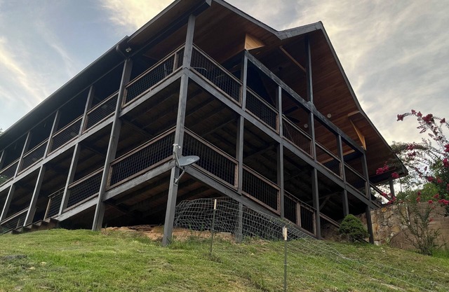 Above the Clouds Mountain top chalet with million dollar views on 4 acres