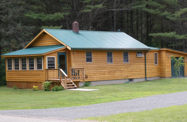 Nieve Mucha diversión invernal en Adirondacks: esquí, motos de nieve, senderismo o R&R ...
