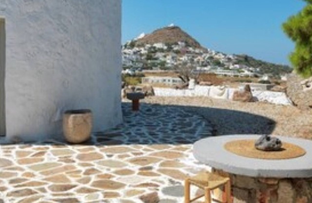 Aera Milos