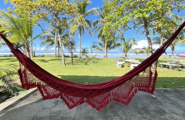 Casa frente al mar con A/C y piscina en un una playa virgen en Costa Rica