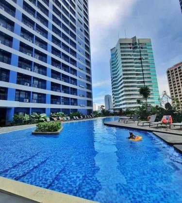 Air Makati -CitySkyline View48th witn balcony