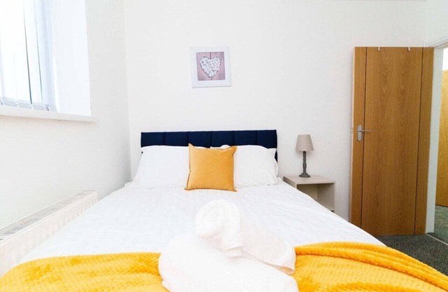 Apartamento-Moderno-2 Bed-Baño Privado