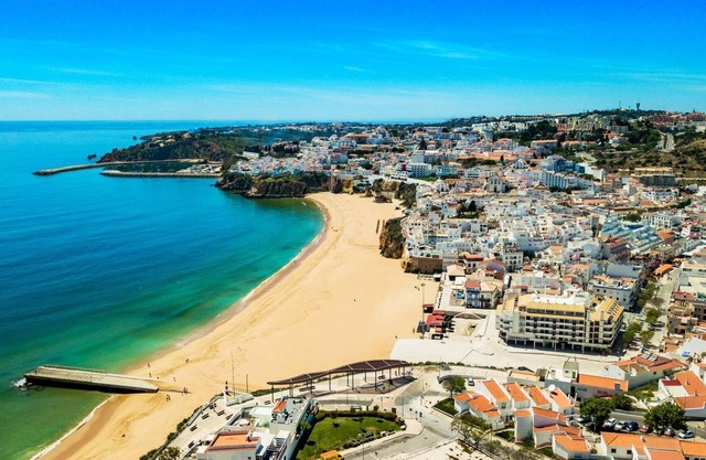 Albufeira Central in Albufeira