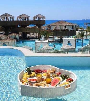 Alia Beachfront Suites and Spa