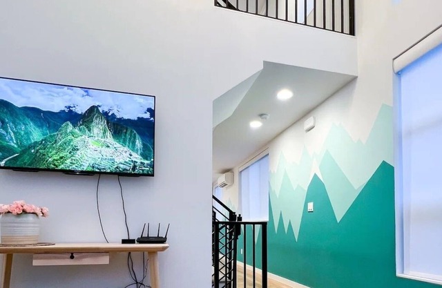 Alki Beach Townhome A/C rooftop deck kids-friendly!