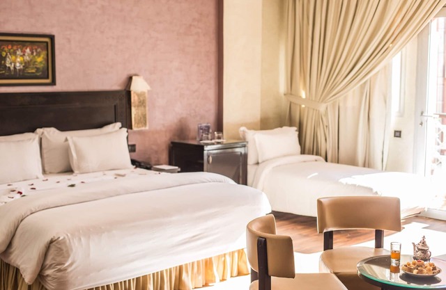 Almas Hotel