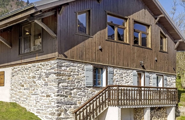 Alpine Chalet 1819 a beautiful Savoyard farmhouse, luxury chalet for 6–9 guests.