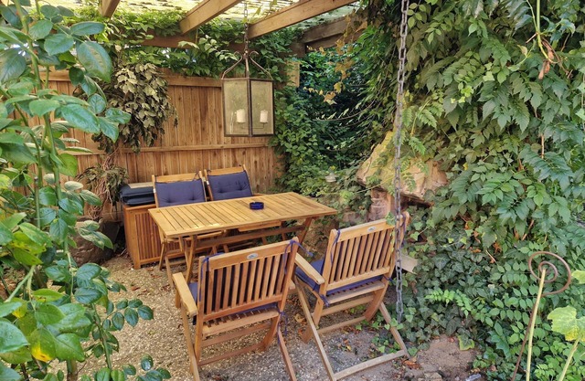 Apartamento B izquierda / apartamento, ducha, aseo - Am Rathaus / Sondermann, Ferienwohnung