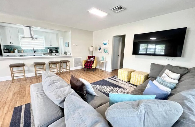 Amazing 3 bd villa near beach