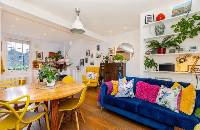 Amazing 3-Storey 2BR House, Patio, 5 min Limehouse