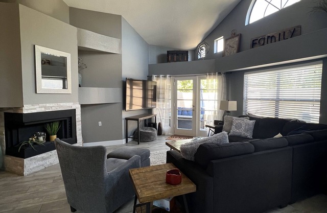 AMAZING AHWATUKEE LOCATION!!! MOUNTAIN VIEWS!!! SUPER CLEAN UPDATED HOUSE!!
