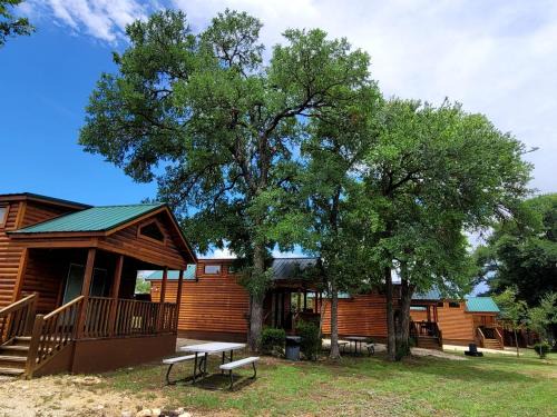 Amazing Family Vacations in Nature in this Cute Log Cabin near Austin, Texas