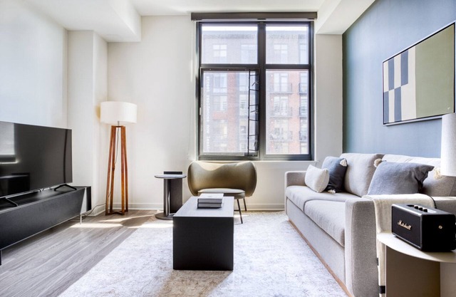 Amazing H Street 1BR w/ Rooftop Pool & Gym, walk to Metro, by Blueground