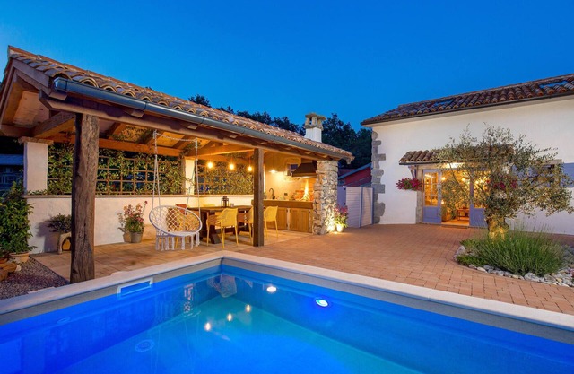 Increíble casa en Mucici con cocina.
