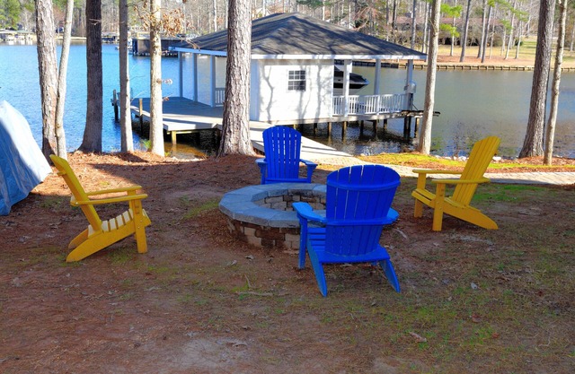 Increíble casa con hermosas aguas profundas, fogones, kayaks, wifi de alta velocidad, juegos