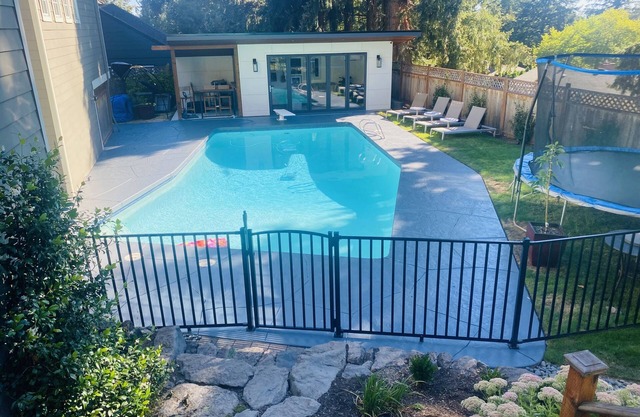 Amazing large home close in Portland with pool and sauna!