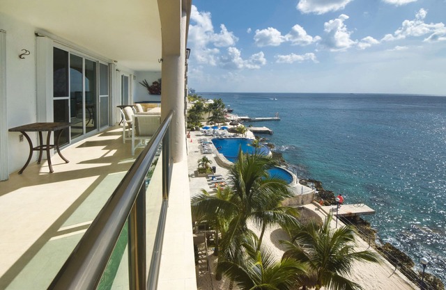 Amazing Oceanfront Condo with Views!