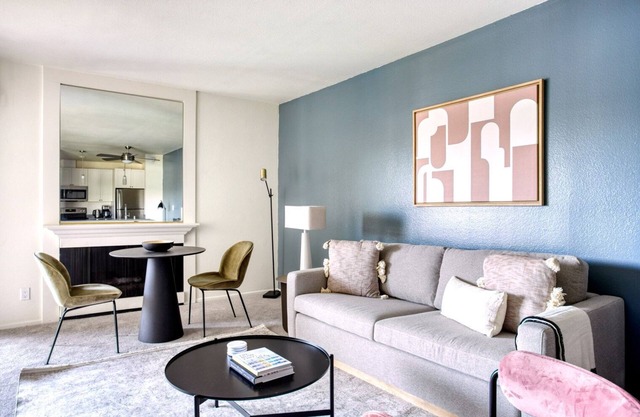 Amazing Pasadena 1BR w/ Gym & Pool, nr Colorado Ave, by Blueground