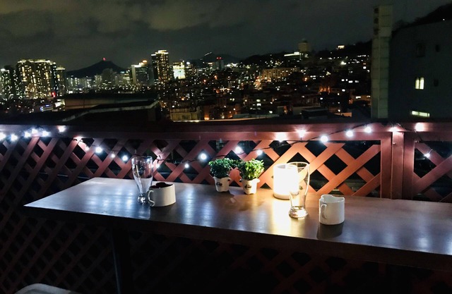 Impresionante vista desde una azotea privada en la colina de Namsan en el centro de Seúl