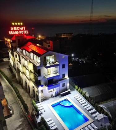 Amchit Grand Hotel