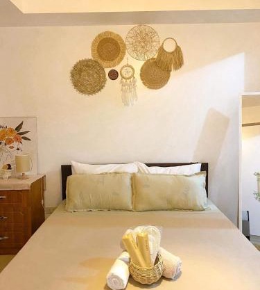 Amethyst Suites Azure