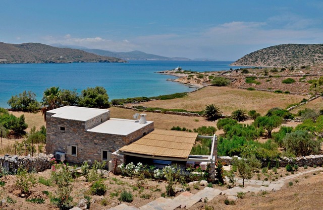 Amorgos El olivar "junto al mar"