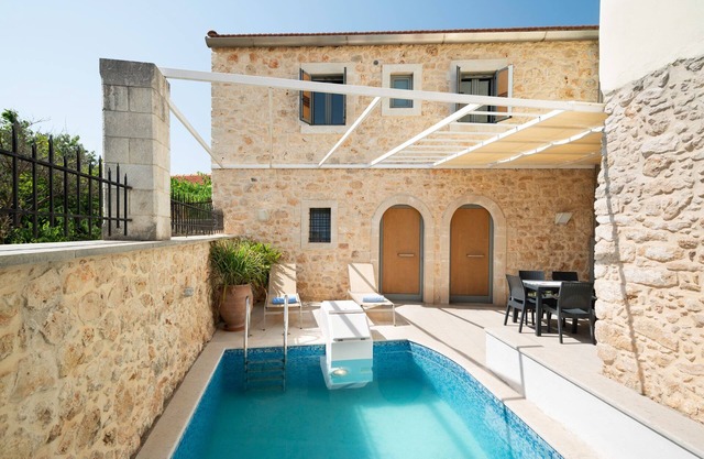 Villa de piedra diseñada por un arquitecto, perfecta para explorar la isla