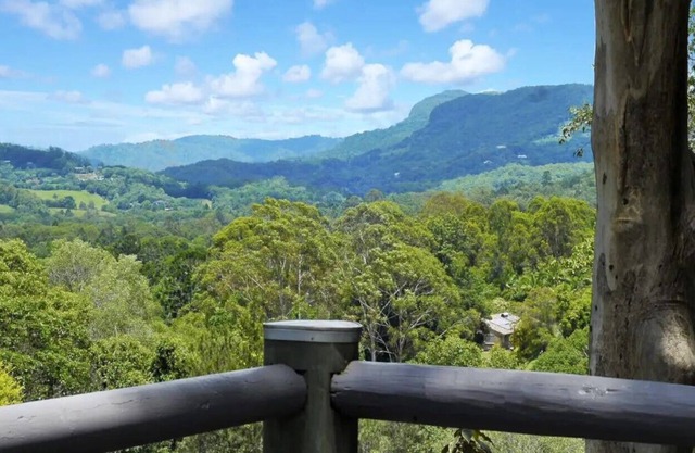 Currumbin Valley - 5BR Hideaway w/ Mountain Views