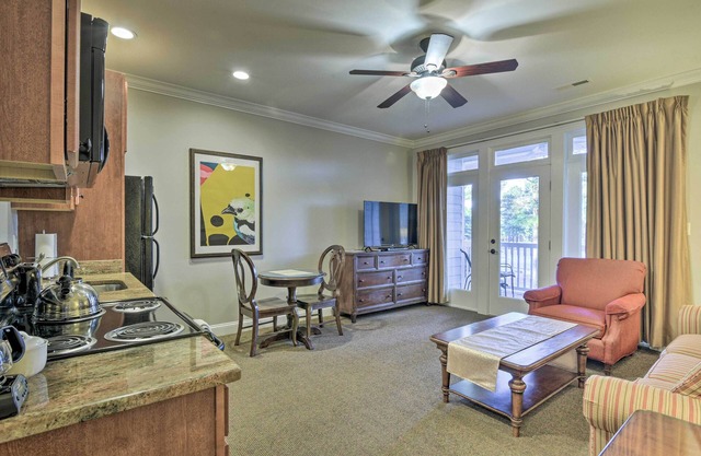 ¡NUEVO! Condominio Anderson Creek Club con vistas al campo de golf