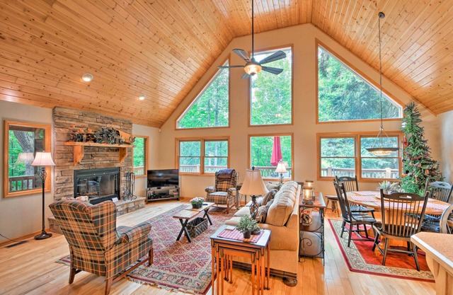 ¡NUEVO! Hilltop Andrews Log Cabin con sala de juegos y vistas