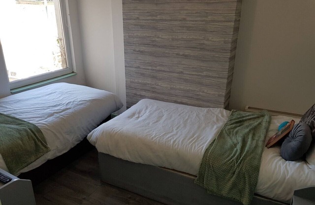 Anfield View - Room 4 - Twin